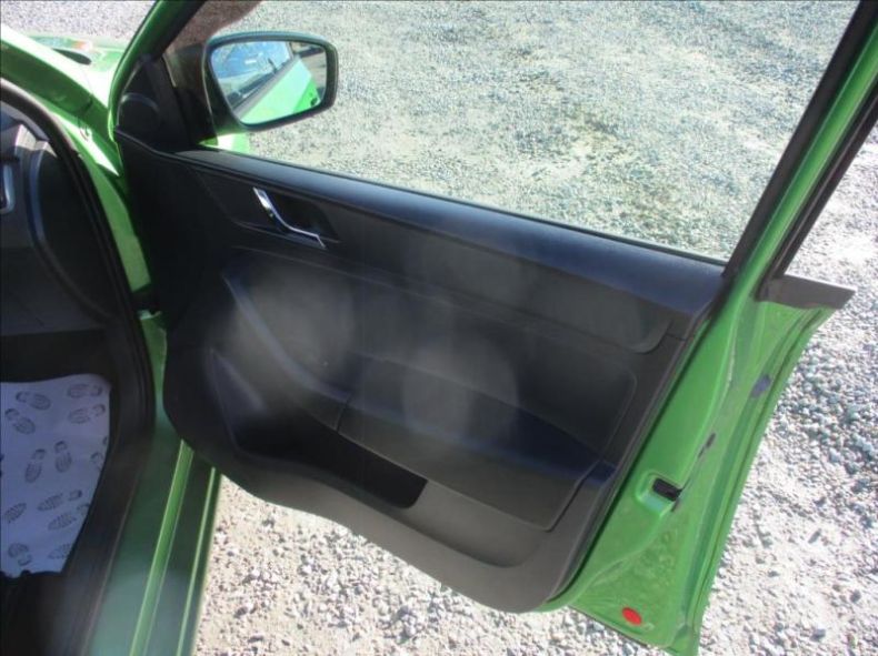 Škoda Rapid - hlavní fotka