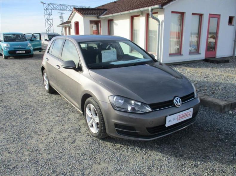 Volkswagen Golf - hlavní foto