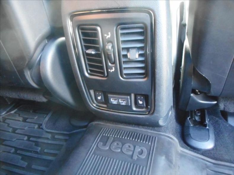 Jeep Grand Cherokee - hlavní fotka