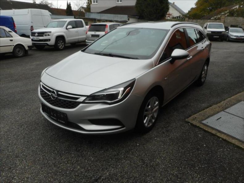 Opel Astra - hlavní foto