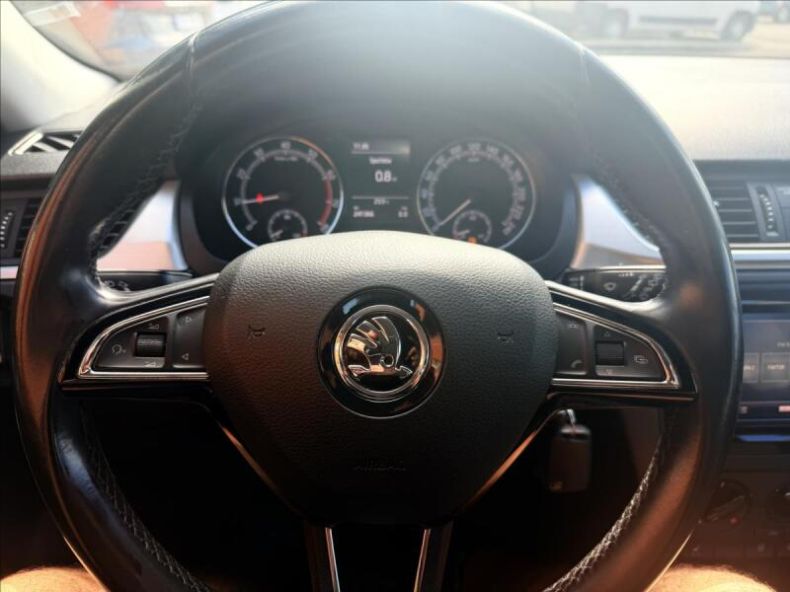 Škoda Rapid - hlavní fotka