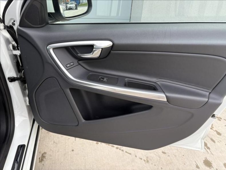 Volvo V60 - hlavní fotka