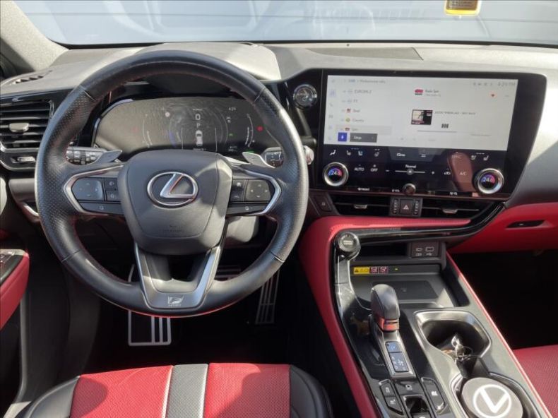 Lexus NX 350h - hlavní fotka