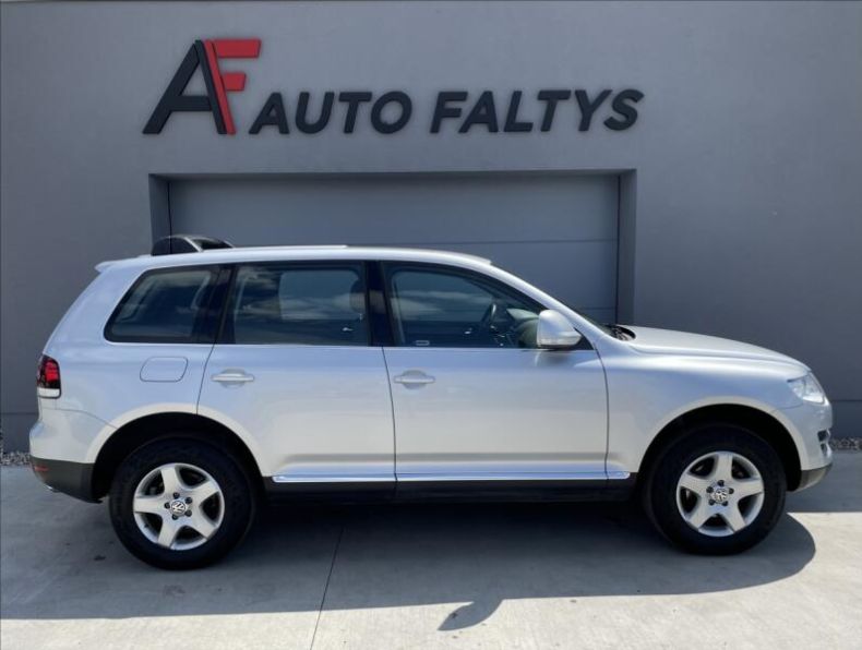 Volkswagen Touareg - hlavní fotka
