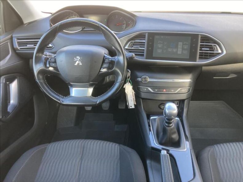 Peugeot 308 - hlavní fotka