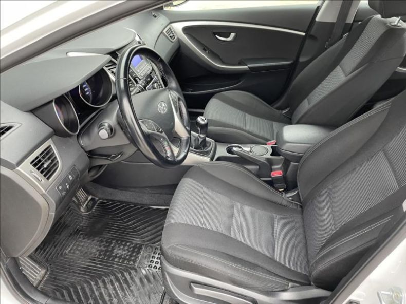 Hyundai i30 - hlavní fotka