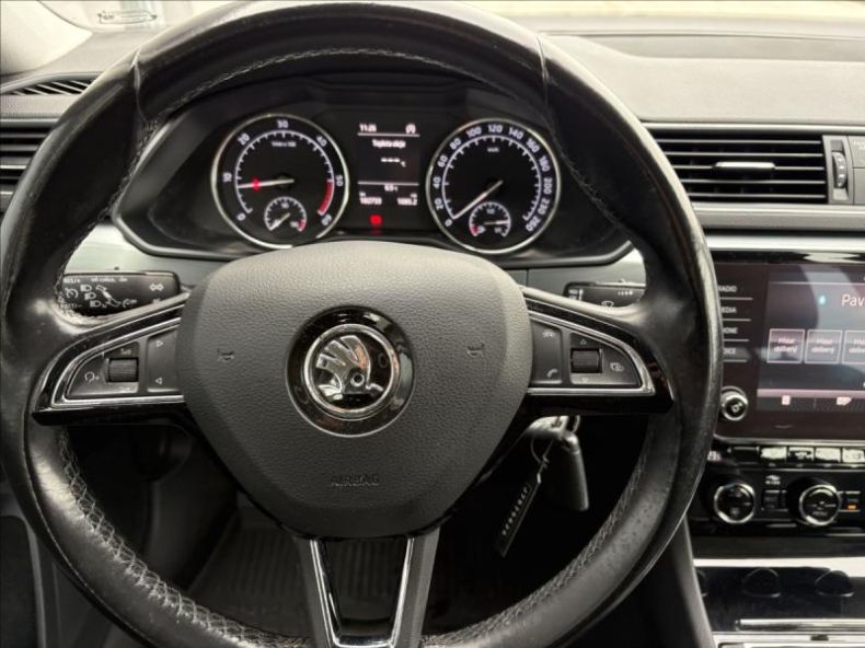 Škoda Superb - hlavní fotka