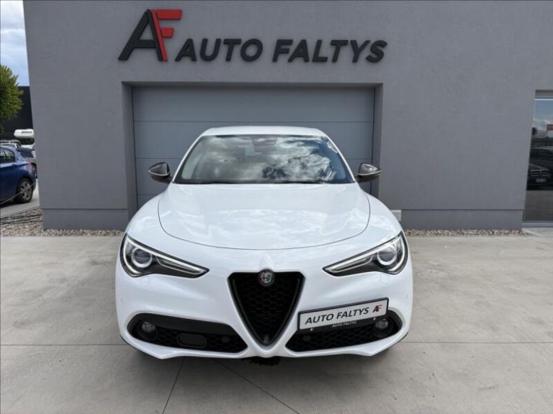 Alfa Romeo Stelvio - hlavní foto