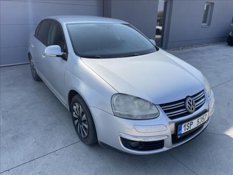 Volkswagen Jetta - hlavní foto