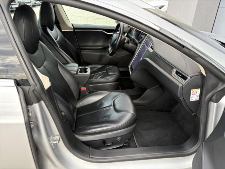 Tesla S-type - hlavní fotka