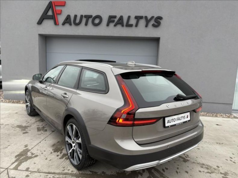 Volvo V90 - hlavní fotka