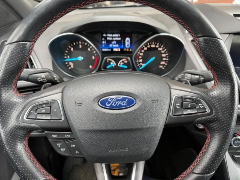 Ford Kuga - hlavní fotka