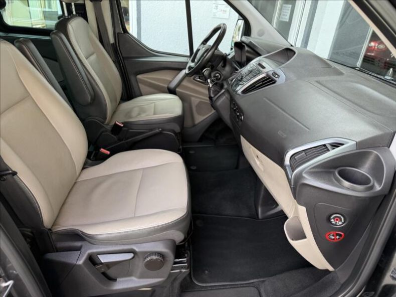 Ford Tourneo - hlavní fotka