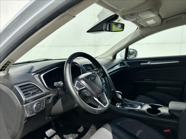 Ford Mondeo - hlavní fotka