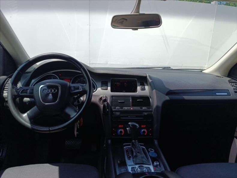 Audi Q7 - hlavní fotka