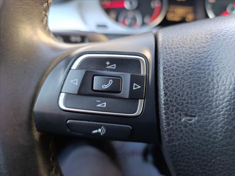 Volkswagen Passat - hlavní fotka