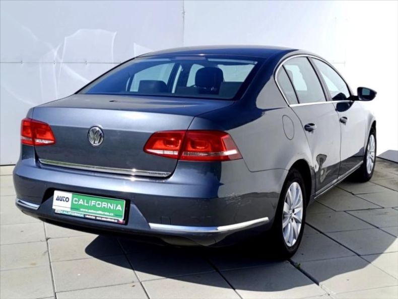 Volkswagen Passat - hlavní fotka
