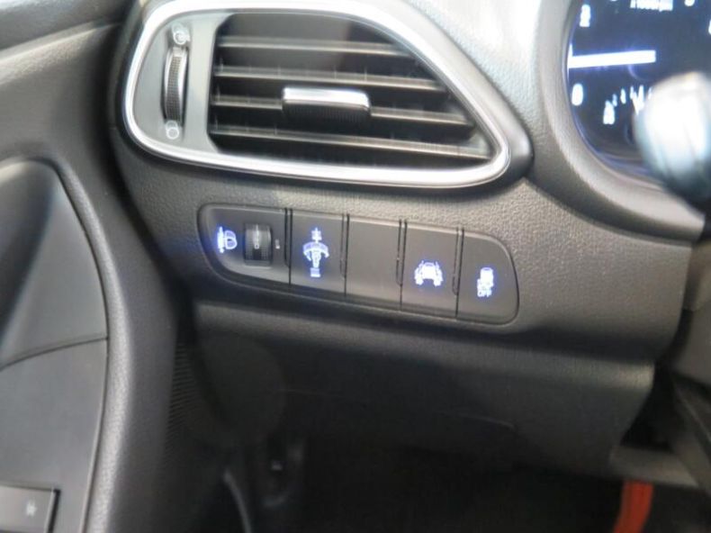 Hyundai i30 - hlavní fotka