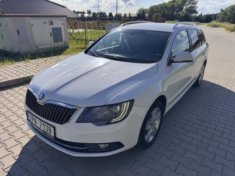 Škoda Superb - hlavní foto