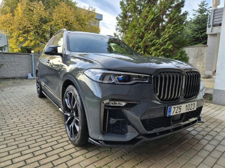 BMW X7 - hlavní foto