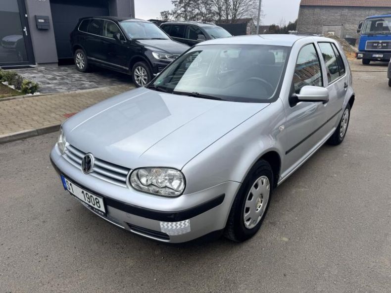 Volkswagen Golf - hlavní fotka inzerátu