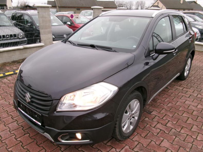 Suzuki SX4 - hlavní fotka