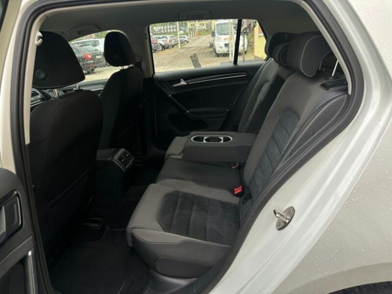 Volkswagen Golf - hlavní fotka