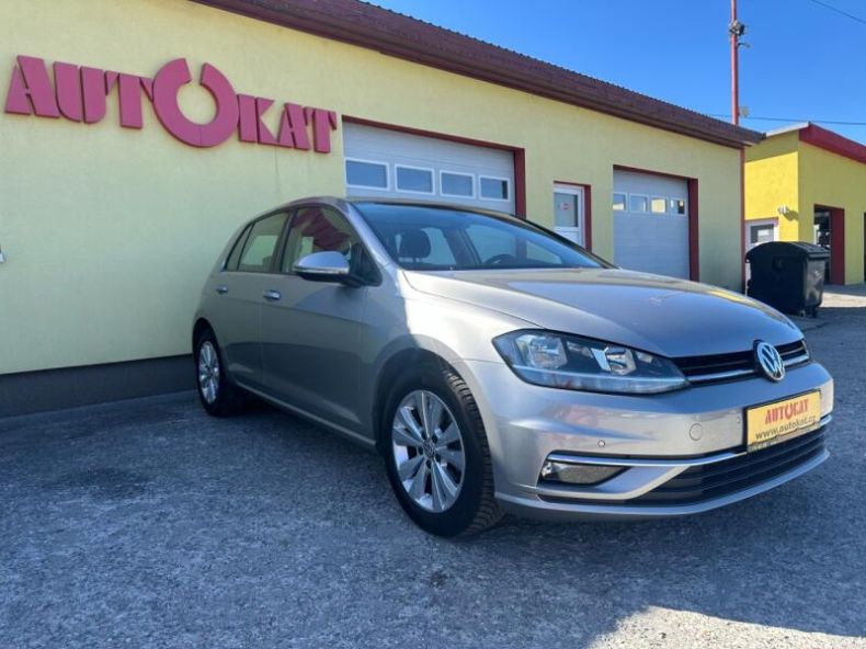 Volkswagen Golf - hlavní foto