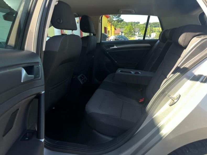 Volkswagen Golf - hlavní fotka