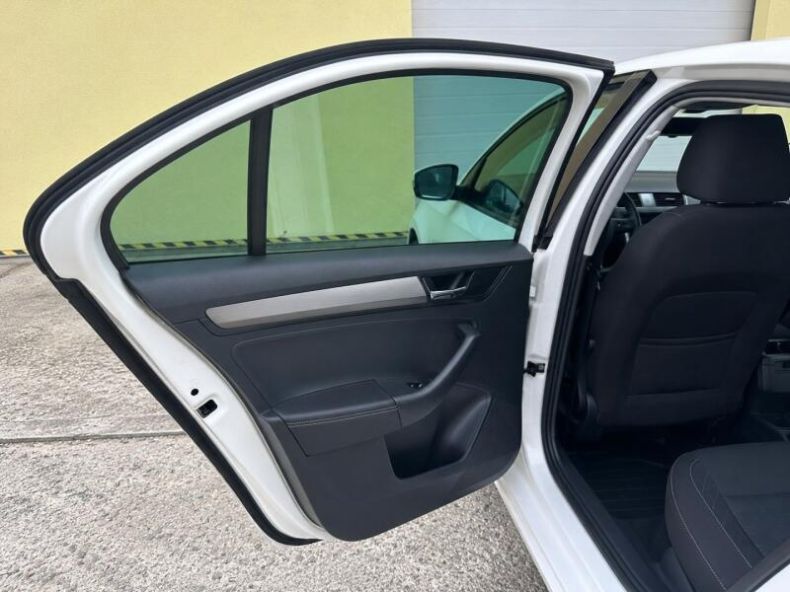 Škoda Rapid - hlavní fotka