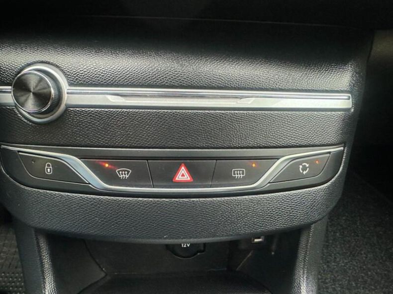 Peugeot 308 - hlavní fotka