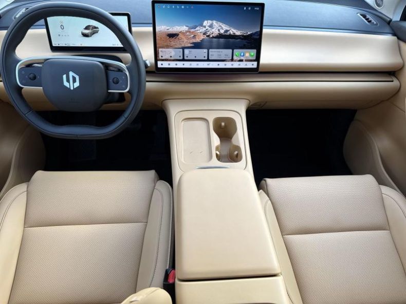 Leapmotor C10 REEV - hlavní fotka