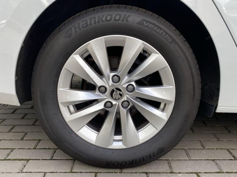 Škoda Octavia - hlavní fotka