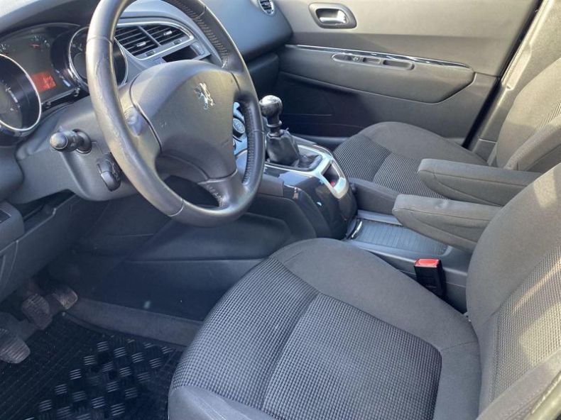 Peugeot 5008 - hlavní fotka