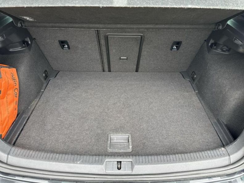 Volkswagen Golf - hlavní fotka