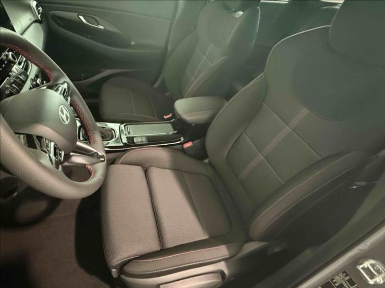 Hyundai i30 - hlavní fotka