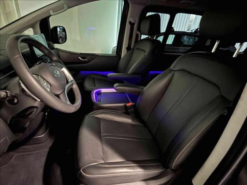 Hyundai Staria - hlavní fotka