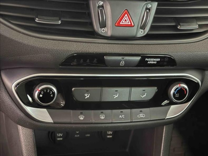 Hyundai i30 - hlavní fotka