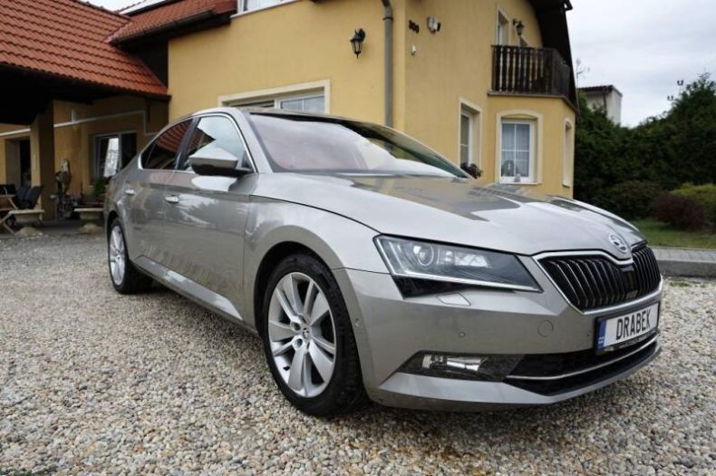 Škoda Superb - hlavní foto