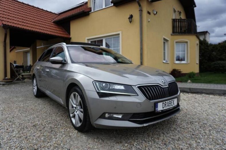 Škoda Superb - hlavní foto