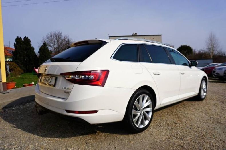Škoda Superb - hlavní fotka