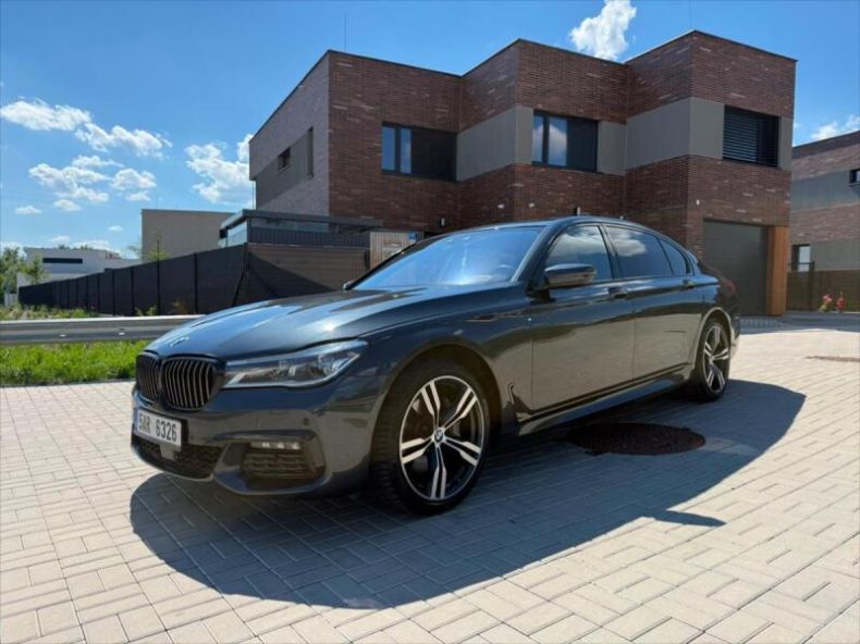 BMW Řada 7 - hlavní foto