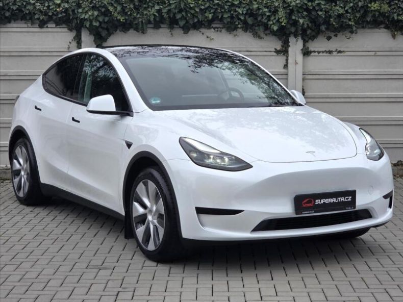 Tesla Model Y - hlavní foto