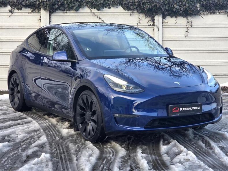 Tesla Model Y - hlavní foto