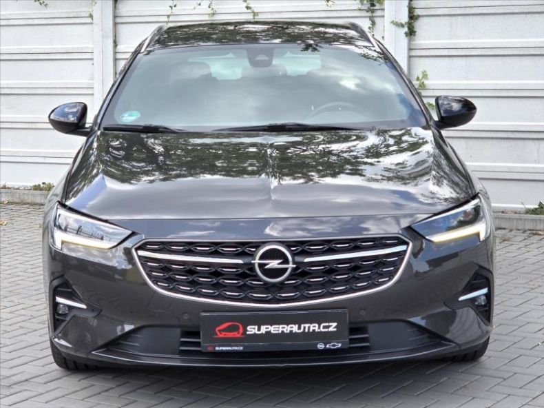 Opel Insignia - hlavní fotka