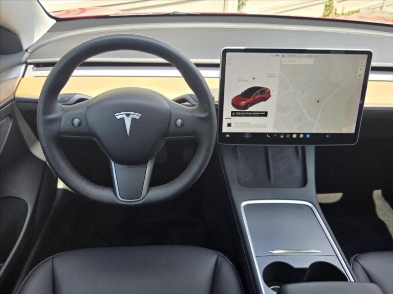 Tesla Model 3 - hlavní fotka