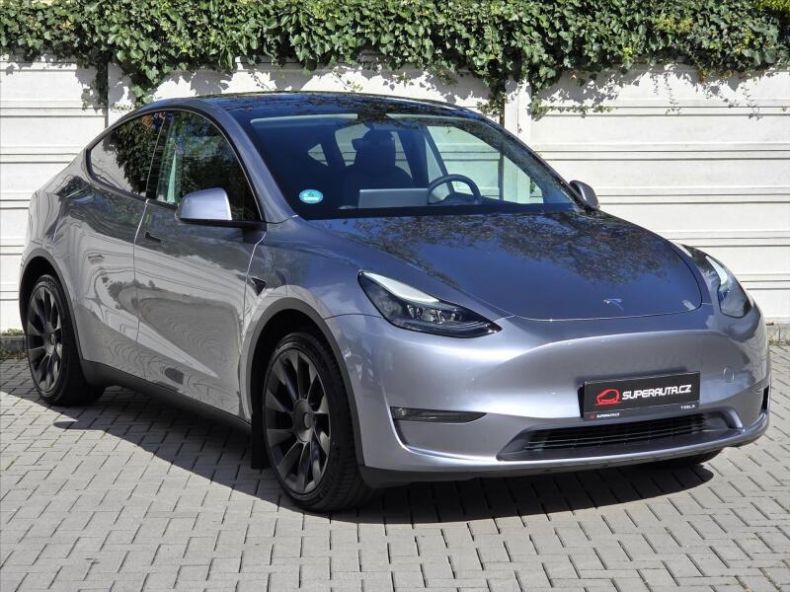 Tesla Model Y - hlavní fotka inzerátu