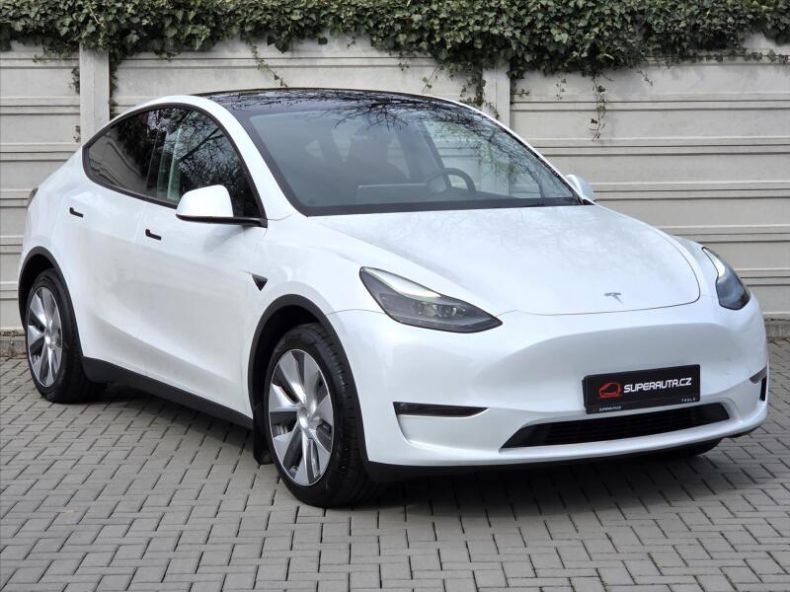 Tesla Model Y - hlavní fotka inzerátu