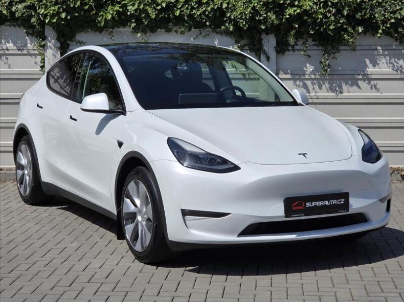 Tesla Model Y - hlavní fotka inzerátu
