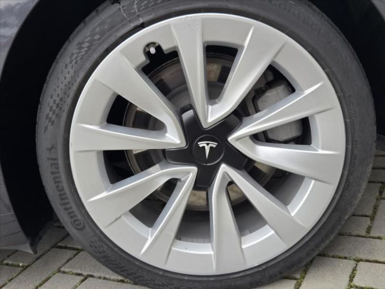 Tesla Model 3 - hlavní fotka